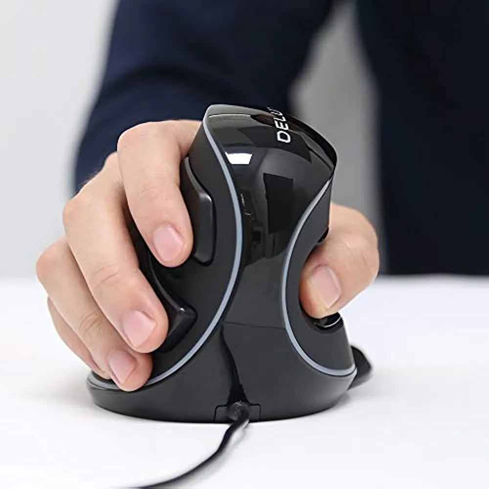 🖱️ Libera tu muñeca: Delux M618 Plus – Mouse Ergonómico Vertical Inalámbrico